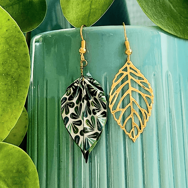 • LES DIFFÉRENTES – boucles d'oreilles asymétriques en origami